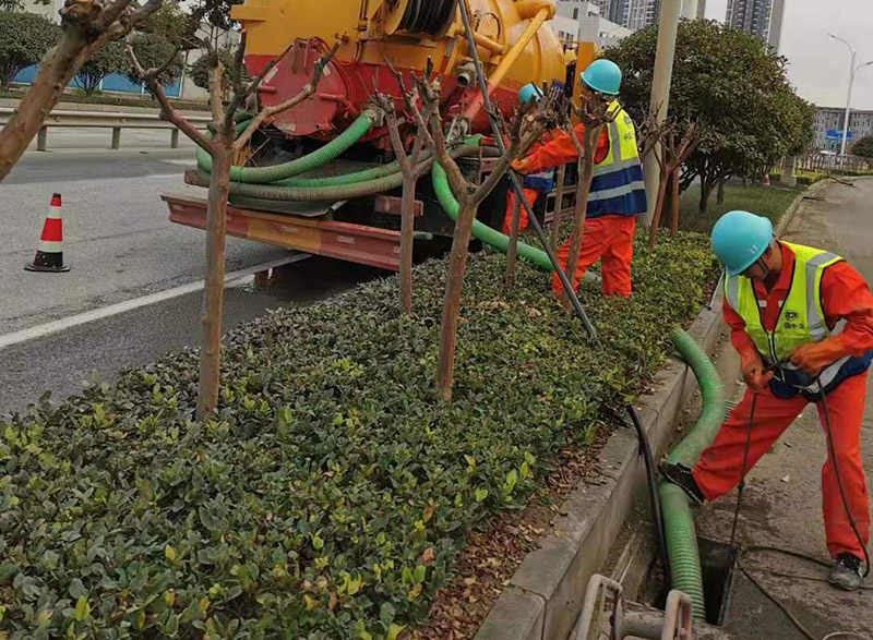 潜江经济开发区市政管道清淤