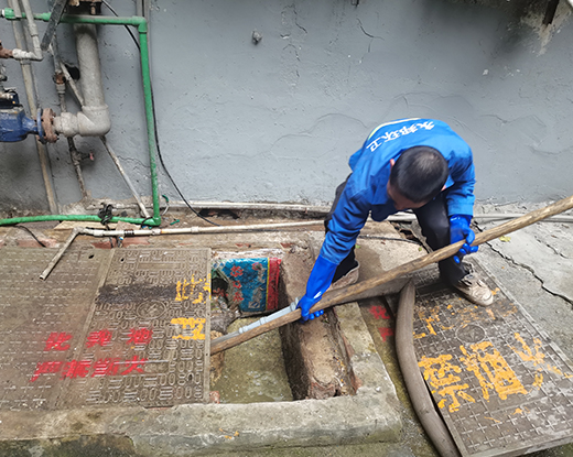 潜江经济开发区清掏化粪池