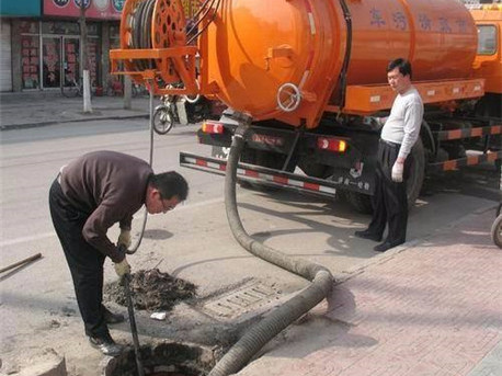 潜江经济开发区清掏化粪池，健康生活从这里开始